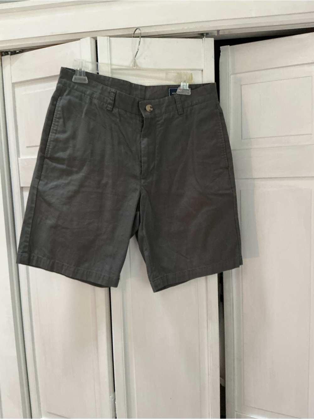 Vineyard vines Men's 100% cotton Classic Gray Chino Shorts - w 32
